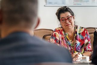 Peštová převzala Babišovu špinavou práci a proti Pavlovi vytáhla infantilní propagandu. Prezident žádá důkazy, ona servíruje koláže